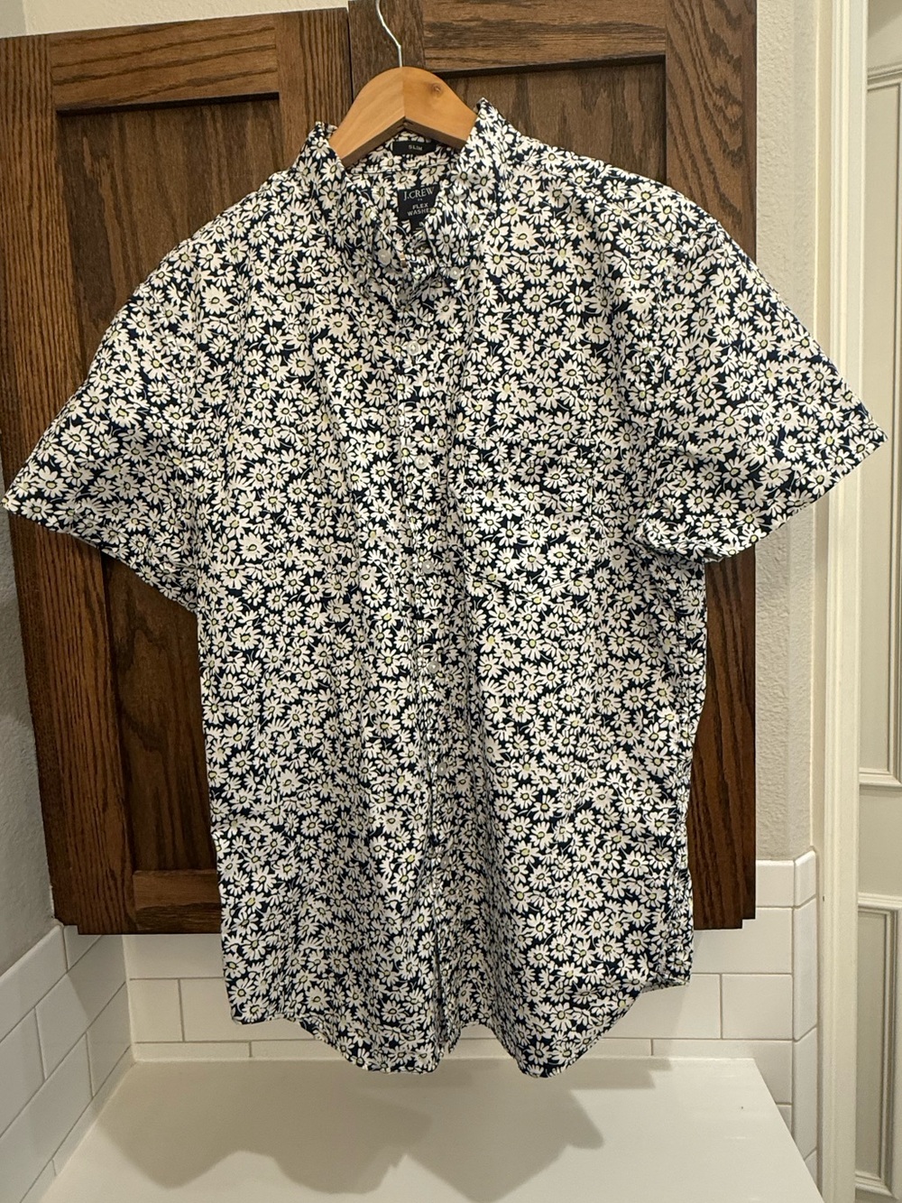 J. Crew Men's Slim Floral Button Up Flex Washed Short Sleeve Shirt